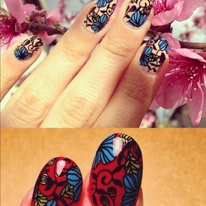 Scratch Nail Wrap in Botanical